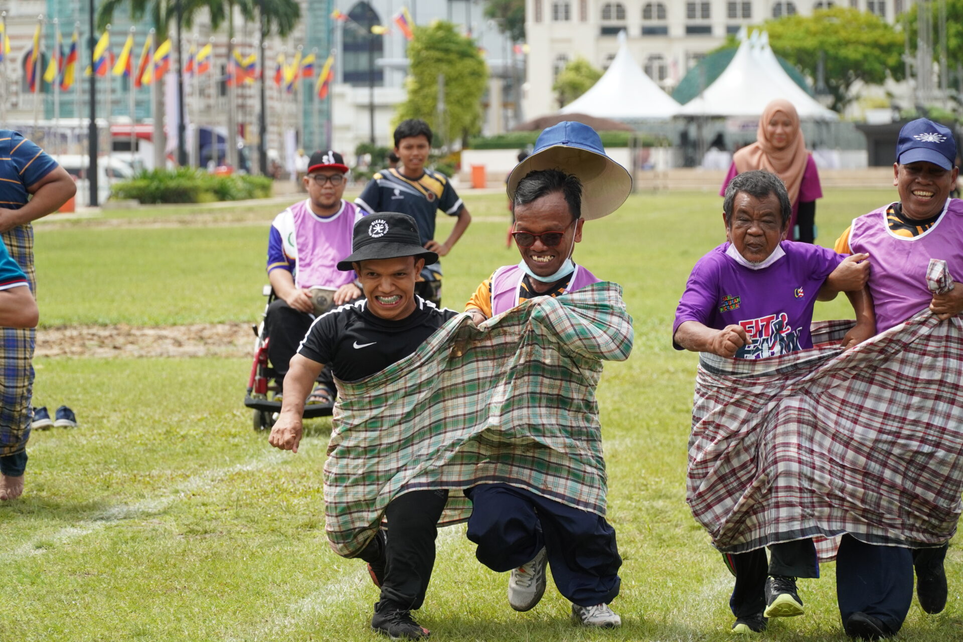 SUKANEKA PERPADUAN MERIAHKAN PROGRAM SANTAI KUALA LUMPUR 2023 HubMedia